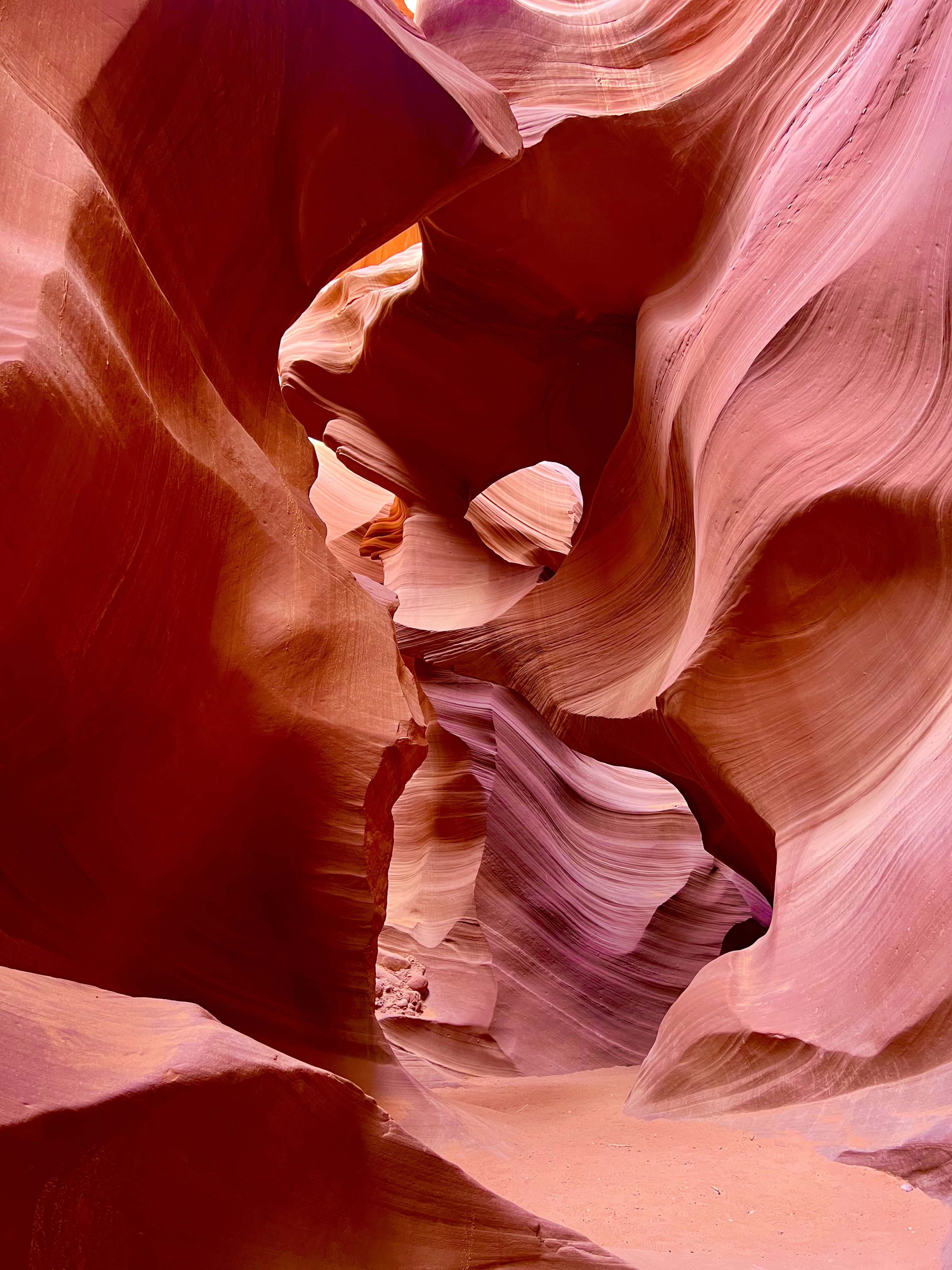 A picture of antelope canyon in the desert.